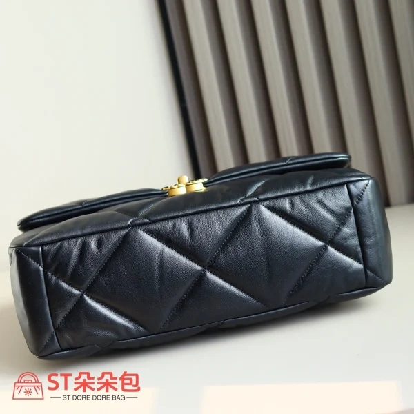 高仿香奈兒/Chanel 19 大號肩背包｜黑色歐洲方框山羊皮：圖片 6