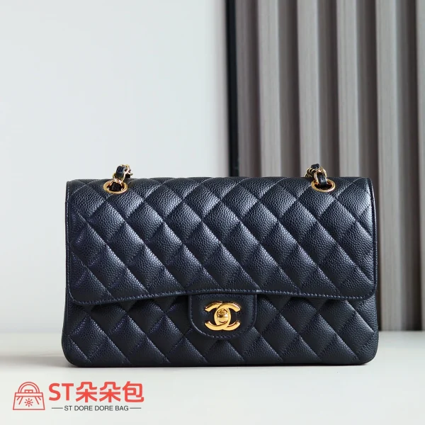 高仿香奈兒/Chanel Classic Flap 中號黑色肩背包：圖片 2