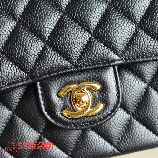 高仿香奈兒/Chanel Classic Flap 中號黑色肩背包：圖片 3