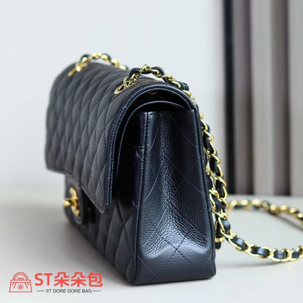 高仿香奈兒/Chanel Classic Flap 中號黑色肩背包：圖片 4
