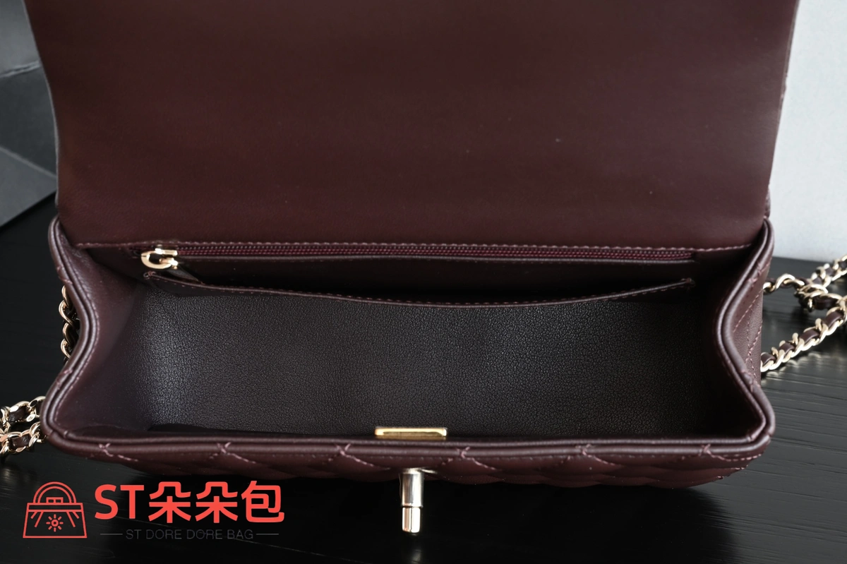 高仿香奈兒/Chanel Premiere 菱格紋雙C扣手柄鏈條包 深棕色 10 高仿香奈兒/Chanel Premiere 菱格紋雙C扣手柄鏈條包 深棕色
