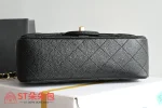 高仿香奈兒/Chanel Classic Flap 菱格紋翻蓋鏈條包 小型款 黑色：圖片 4