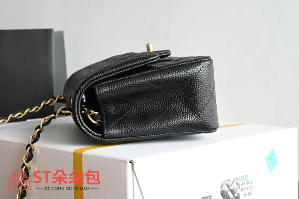 高仿香奈兒/Chanel Classic Flap 菱格紋翻蓋鏈條包 小型款 黑色：圖片 5