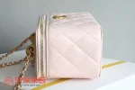 高仿香奈兒/Chanel 25S春夏系列粉色菱形格紋鏈條肩帶化妝包：圖片 5