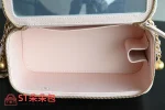 高仿香奈兒/Chanel 25S春夏系列粉色菱形格紋鏈條肩帶化妝包：圖片 9