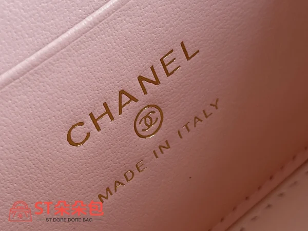 高仿香奈兒/Chanel 25S春夏系列粉色菱形格紋鏈條肩帶化妝包：圖片 10