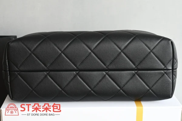 高仿香奈兒/Chanel 經典款菱格紋Hobo手提肩背包黑色：圖片 5