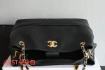 高仿香奈兒/Chanel 經典款菱格紋Hobo手提肩背包黑色：圖片 6