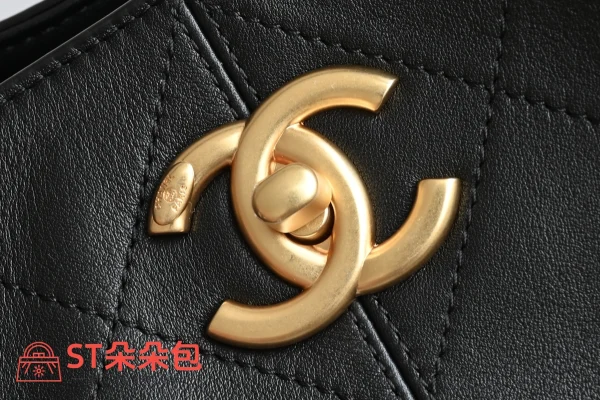 高仿香奈兒/Chanel 經典款菱格紋Hobo手提肩背包黑色：圖片 7