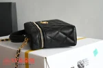 高仿香奈兒/Chanel Vanity Case系列 黑色菱格紋雙C扣鏈條化妝包：圖片 5