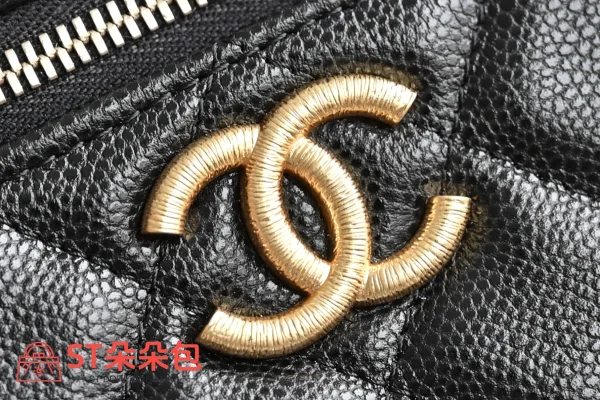高仿香奈兒/Chanel Vanity Case系列 黑色菱格紋雙C扣鏈條化妝包：圖片 7