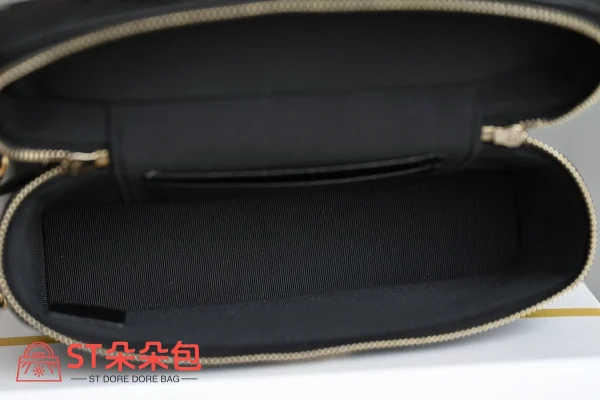 高仿香奈兒/Chanel Vanity Case系列 黑色菱格紋雙C扣鏈條化妝包：圖片 9