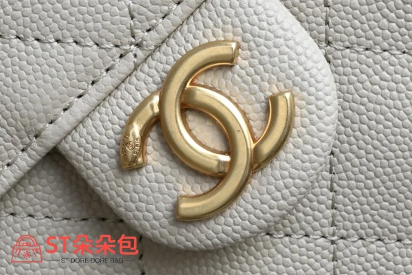 高仿香奈兒/Chanel 22系列 抽繩水桶包 米白色：圖片 7