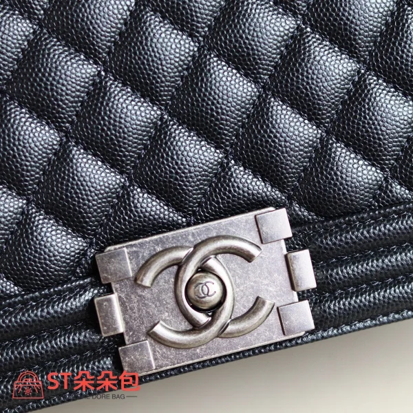 高仿香奈兒/Chanel Leboy系列25cm中號黑色肩背包：圖片 3