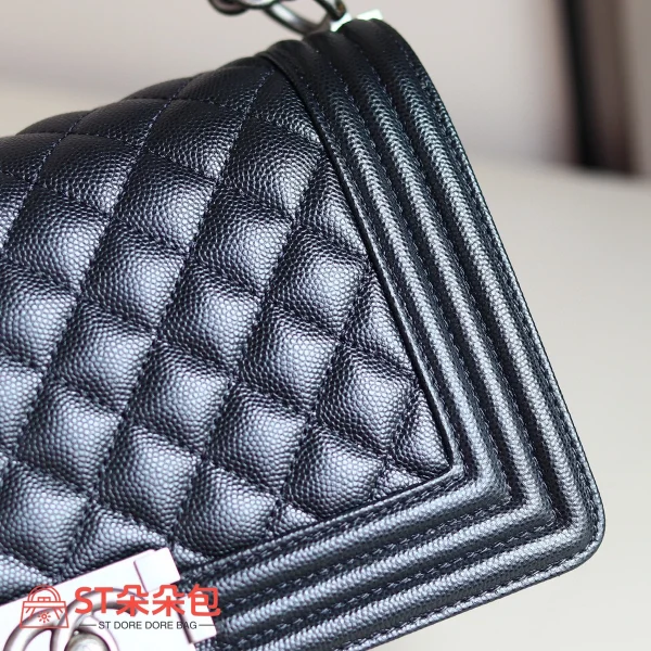 高仿香奈兒/Chanel Leboy系列25cm中號黑色肩背包：圖片 6