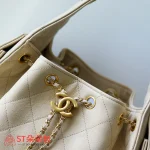 高仿香奈兒/CHANEL 25C Hobo 肩背包｜Onda 魚子醬小牛皮奶茶色：圖片 3