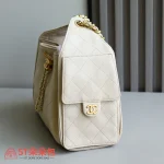 高仿香奈兒/CHANEL 25C Hobo 肩背包｜Onda 魚子醬小牛皮奶茶色：圖片 4