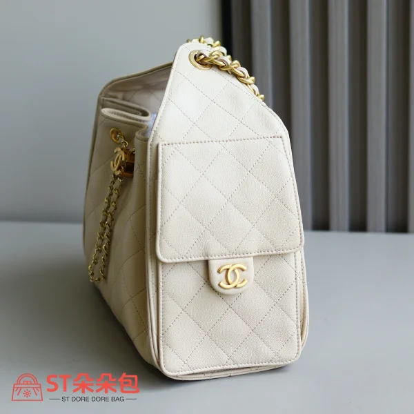 高仿香奈兒/CHANEL 25C Hobo 肩背包｜Onda 魚子醬小牛皮奶茶色：圖片 4