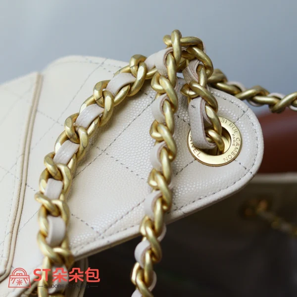 高仿香奈兒/CHANEL 25C Hobo 肩背包｜Onda 魚子醬小牛皮奶茶色：圖片 7