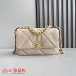 高仿香奈兒/Chanel 19 小號肩背包｜粉紅山羊皮×24K做舊鍍金五金：圖片 2