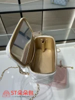 高仿香奈兒/Chanel Vanity Case 白色方形鏈條小箱子包：圖片 9