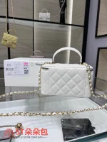 高仿香奈兒/Chanel Vanity Case 方形菱格紋白色化妝包：圖片 3