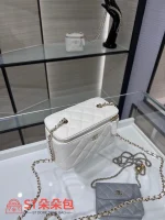 高仿香奈兒/Chanel 22A 方盒造型手袋 白色：圖片 4