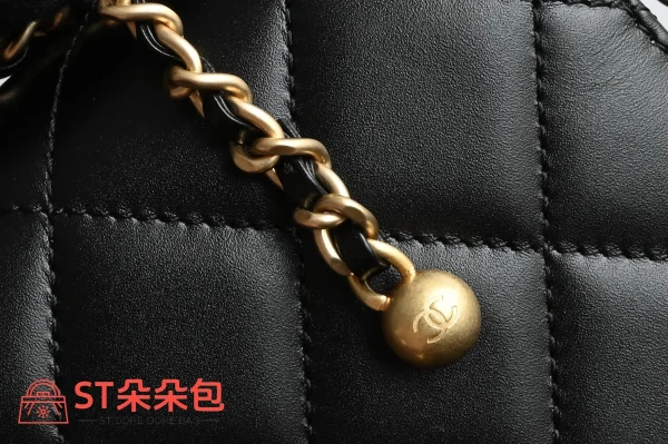 高仿香奈兒/Chanel Classic Flap 帶金球菱格紋鏈條單肩包 黑色：圖片 8