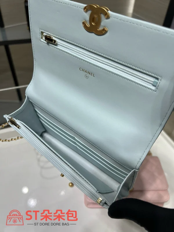 高仿香奈兒/Chanel 19系列翻蓋式菱形格紋鏈條單肩包淡藍色：圖片 9