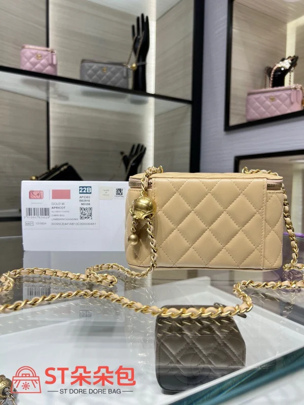 高仿香奈兒/Chanel 24C 絎縫鏈條小方包 米色：圖片 3