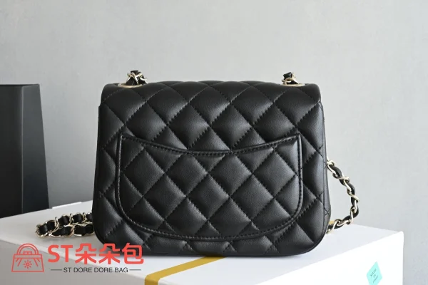 高仿香奈兒/Chanel Classic Flap 迷你方形口蓋包 黑色：圖片 3