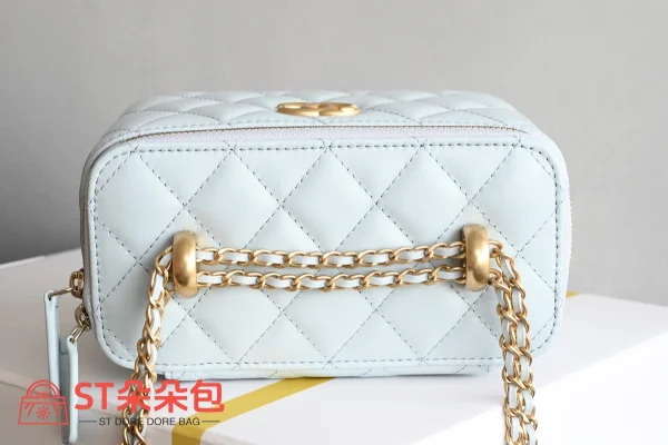 高仿香奈兒/Chanel 經典系列方形菱格紋鏈條盒子包淺藍色：圖片 6