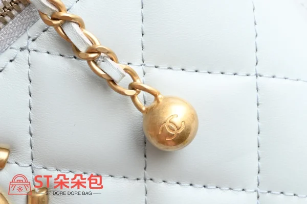 高仿香奈兒/Chanel 經典系列方形菱格紋鏈條盒子包淺藍色：圖片 8