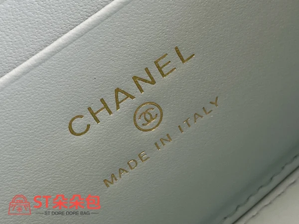 高仿香奈兒/Chanel 經典系列方形菱格紋鏈條盒子包淺藍色：圖片 10