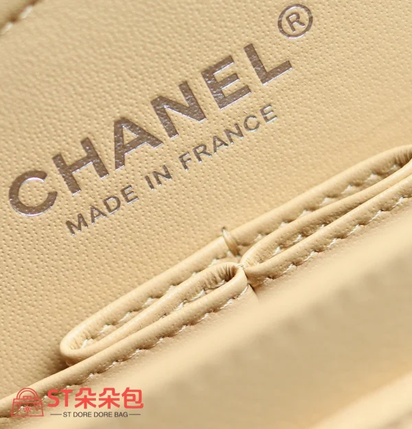 高仿香奈兒/Chanel 1113 CF Classic Flap 魚子醬小牛皮 杏色小號肩背包：圖片 9