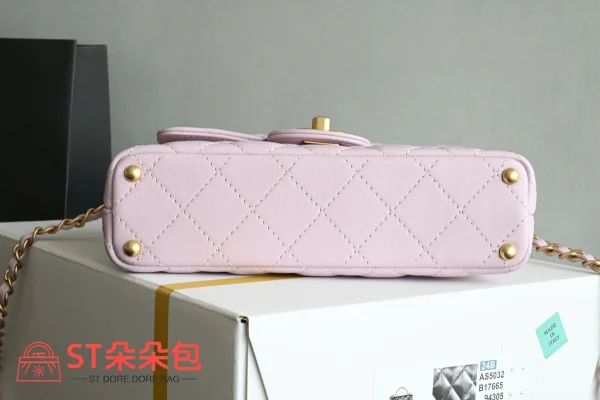 高仿香奈兒/Chanel Classic Flap系列迷你菱形格紋單肩手提包淡粉色：圖片 4