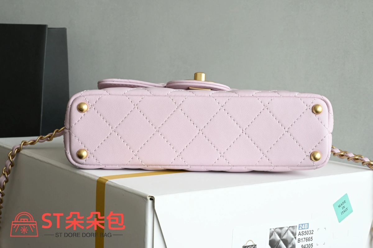 高仿香奈兒/Chanel Classic Flap系列迷你菱形格紋單肩手提包淡粉色 4 高仿香奈兒/Chanel Classic Flap系列迷你菱形格紋單肩手提包淡粉色