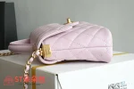 高仿香奈兒/Chanel Classic Flap系列迷你菱形格紋單肩手提包淡粉色：圖片 5