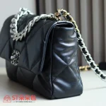 高仿香奈兒/Chanel 19 中號肩背包｜黑色山羊皮：圖片 4