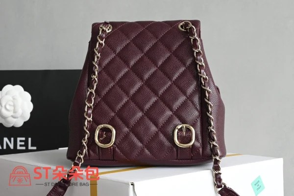 高仿香奈兒/Chanel Coco Backpack 經典菱格紋皮革酒紅色雙肩包：圖片 3