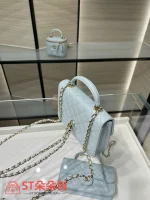 高仿香奈兒/Chanel 25S Classic Flap提柄款淺藍色小包：圖片 6