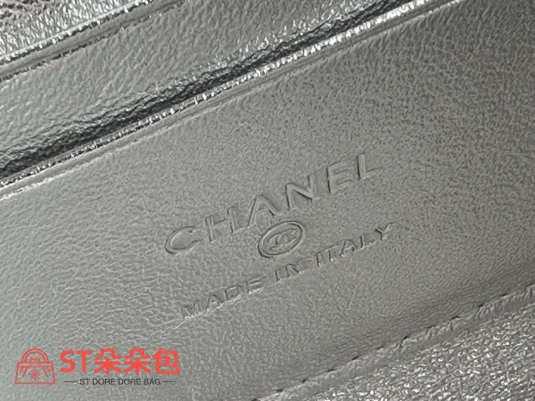 高仿香奈兒/Chanel Première 菱格紋鏈條翻蓋單肩包 銀色：圖片 10