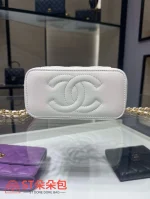 高仿香奈兒/Chanel Vanity Case 菱格紋白色手拿包/化妝包（帶肩帶）：圖片 4
