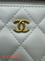 高仿香奈兒/Chanel Vanity Case 菱格紋白色手拿包/化妝包（帶肩帶）：圖片 6