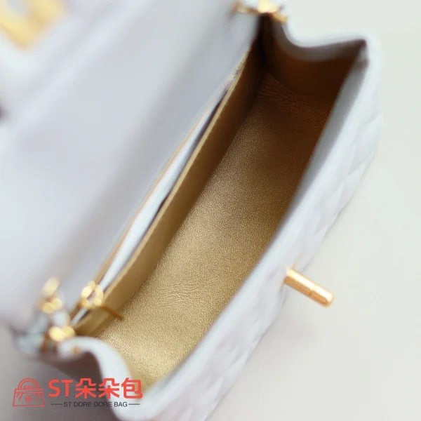 高仿香奈兒/Chanel Classic Flap 淺灰色金球迷你Flap Bag：圖片 8