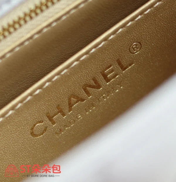 高仿香奈兒/Chanel Classic Flap 淺灰色金球迷你Flap Bag：圖片 9