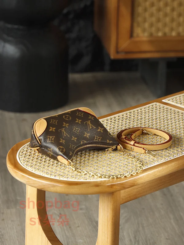 LV Nano Boulogne牛角包 M25519 實拍照片側面