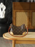 LV Nano Boulogne牛角包 M25519 實拍照片背面
