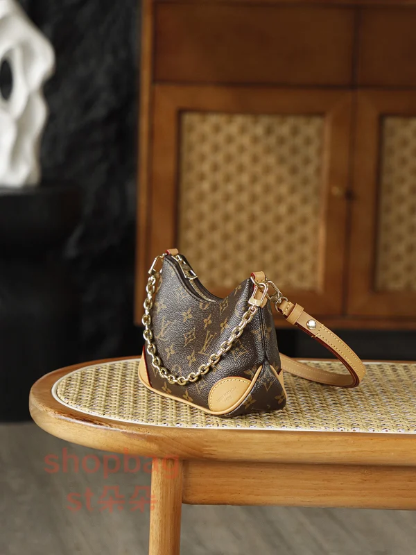 LV Nano Boulogne牛角包 M25519 實拍照片側面