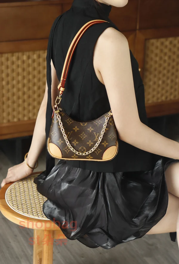 LV Nano Boulogne牛角包 M25519 單肩 穿搭上身效果